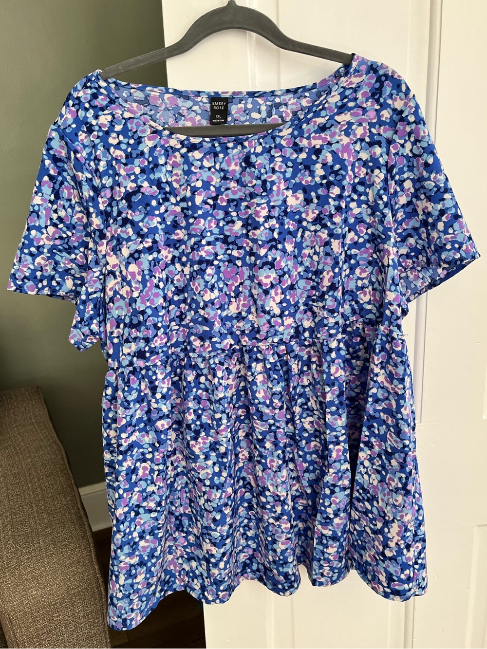 Emery Rose Blue Purple White print top short sleeves 1XL